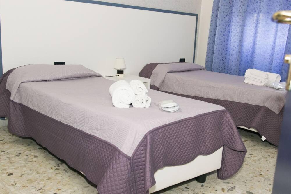 Alex & Lorenz Hotel Torvaianica Chambre photo